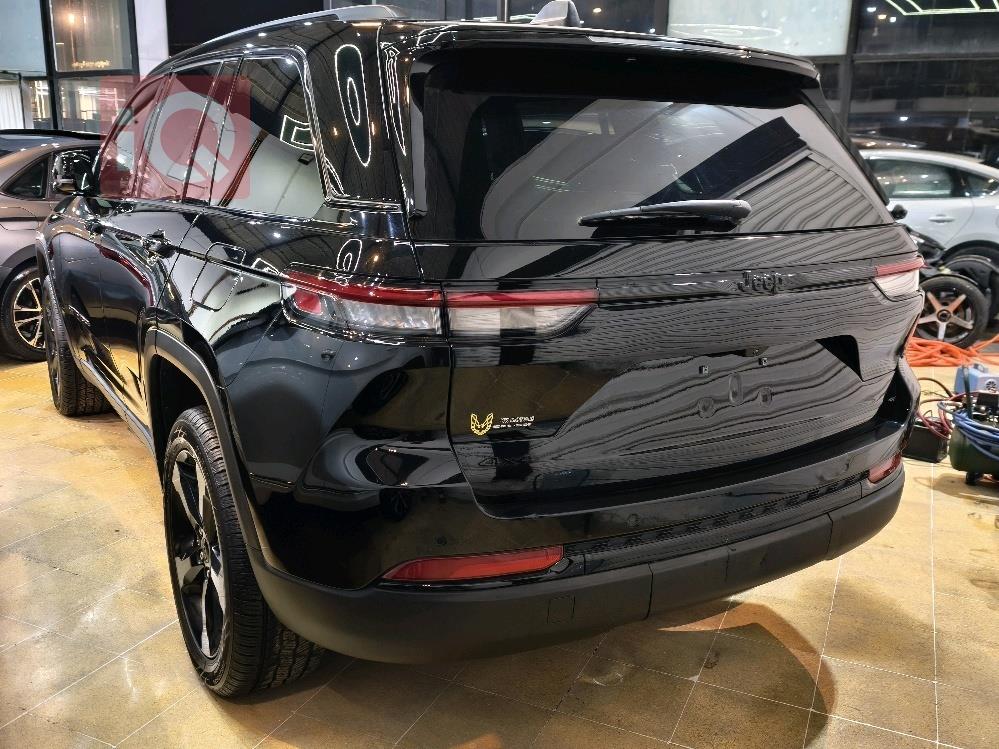 جيب جراند شيروكي